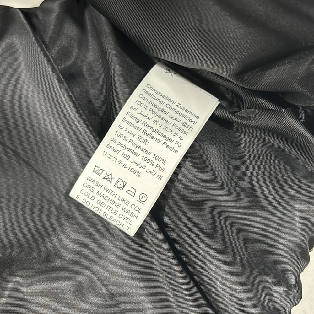 Shein puffervest size xs - Picture 4 of 5